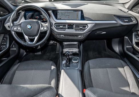 BMW 120, 2022