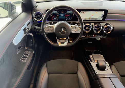 Mercedes-Benz CLA 200, 2021