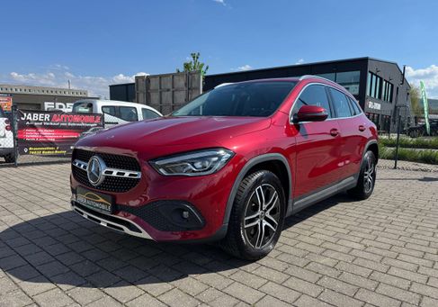 Mercedes-Benz GLA 200, 2021