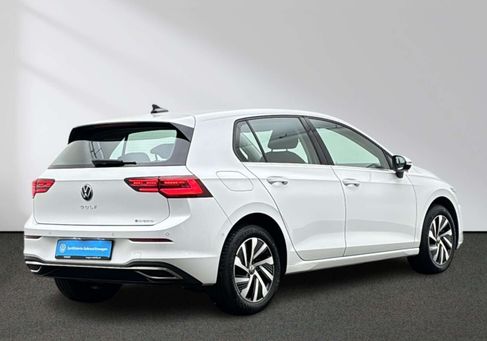 Volkswagen Golf, 2022 3
