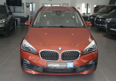 BMW 216, 2021