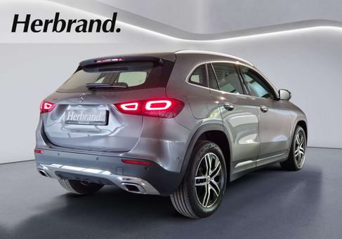 Mercedes-Benz GLA 250, 2021 3