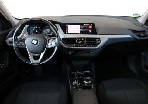 BMW 118, 2023