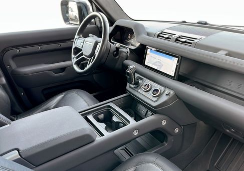 Land Rover Defender, 2023