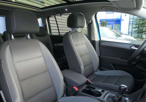 Volkswagen Touran, 2023 3