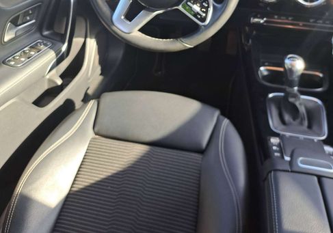 Mercedes-Benz A 180, 2020 3