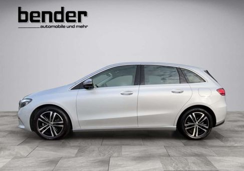 Mercedes-Benz B 200, 2023