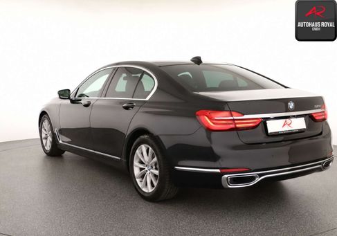 BMW 730, 2017