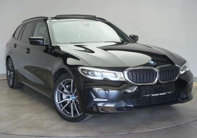 BMW 330, 2022