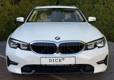 BMW 330, 2021