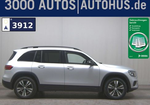 Mercedes-Benz GLB 200, 2022