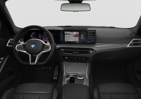 BMW 330, 2026 3