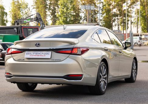 Lexus ES, 2019