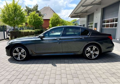 BMW 730, 2017