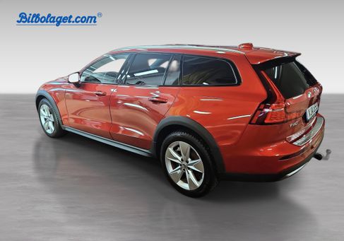 Volvo V60 Cross Country, 2024