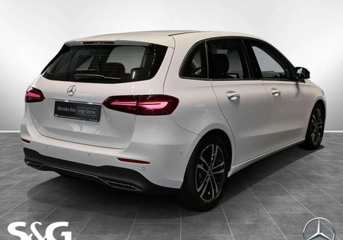 Mercedes-Benz B 200, 2025