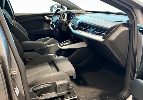 Audi Q4, 2023 3