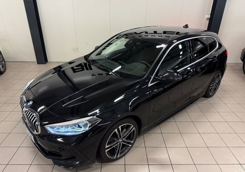 BMW 118, 2021