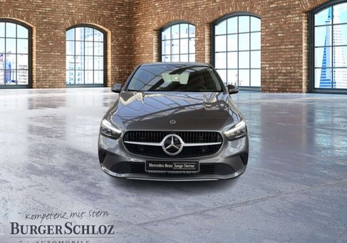 Mercedes-Benz B 180, 2025