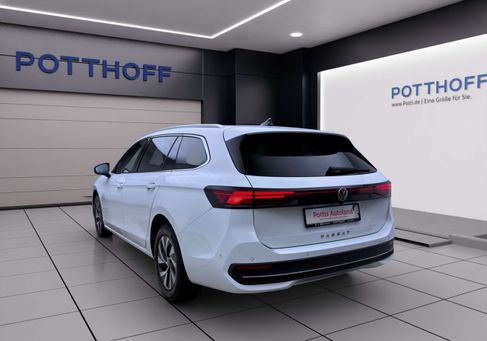 Volkswagen Passat Variant, 2024 3