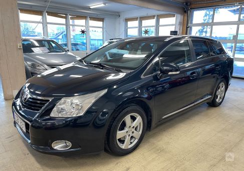 Toyota Avensis, 2010