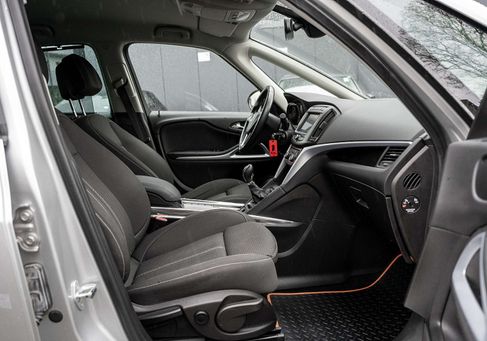 Opel Zafira, 2019