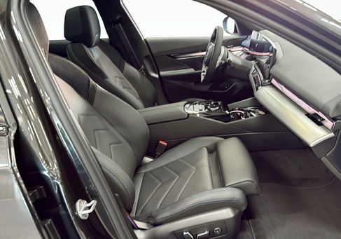 BMW 530, 2026