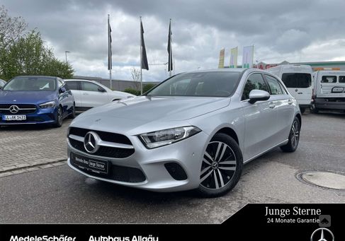 Mercedes-Benz A 180, 2022