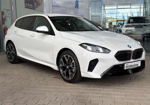 BMW 120, 2025 3