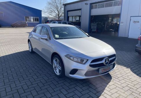 Mercedes-Benz A 200, 2021
