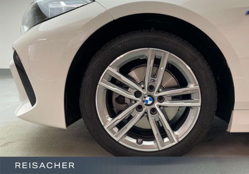 BMW 118, 2023