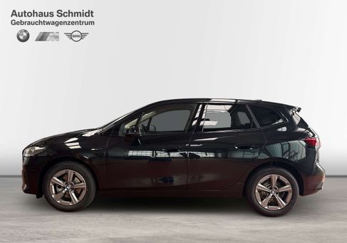 BMW 216, 2024