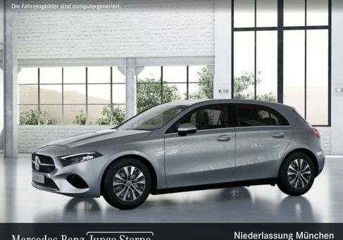 Mercedes-Benz A 200, 2025