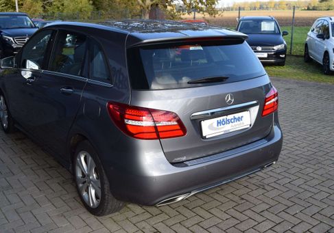 Mercedes-Benz B 180, 2017