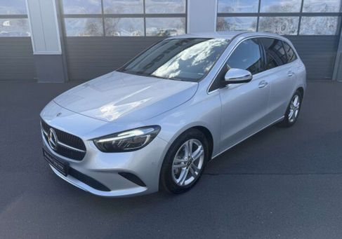 Mercedes-Benz B 200, 2023 2