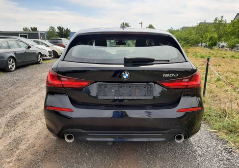 BMW 120, 2021