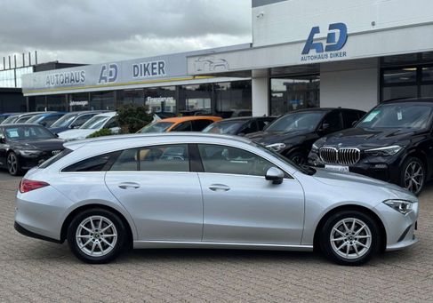 Mercedes-Benz CLA 180, 2021