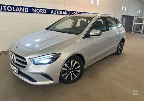 Mercedes-Benz B 200, 2022