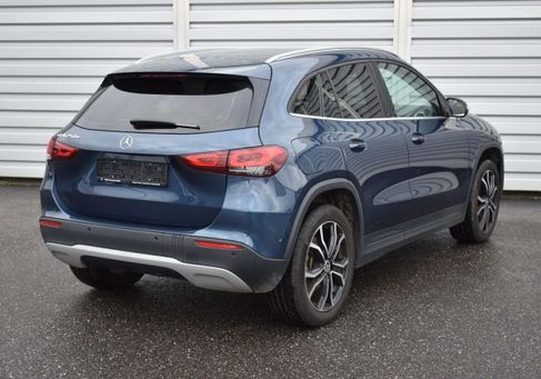 Mercedes-Benz GLA 250, 2022