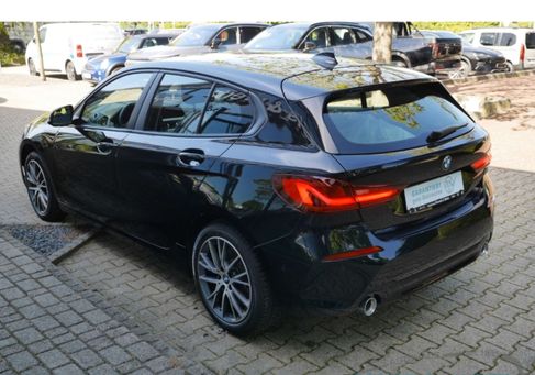 BMW 120, 2023