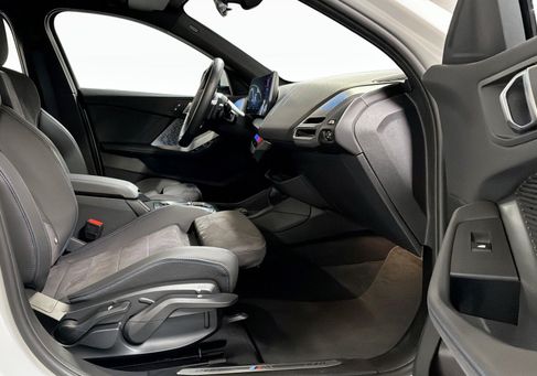 BMW 120, 2026 3