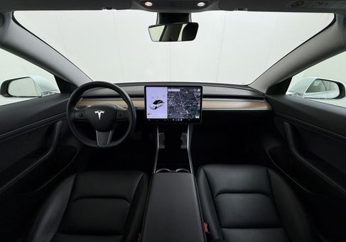 Tesla Model 3, 2020