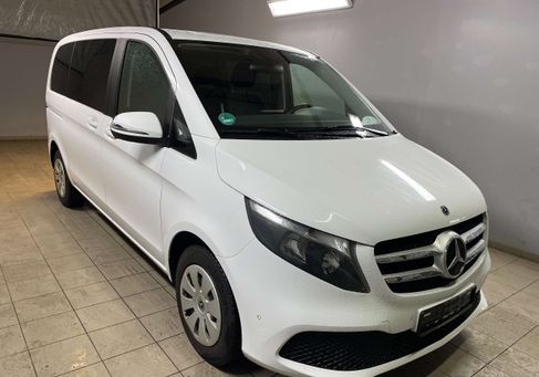 Mercedes-Benz V 220, 2022