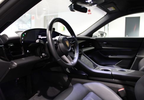 Porsche Taycan, 2023 3