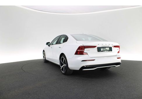 Volvo S60, 2024