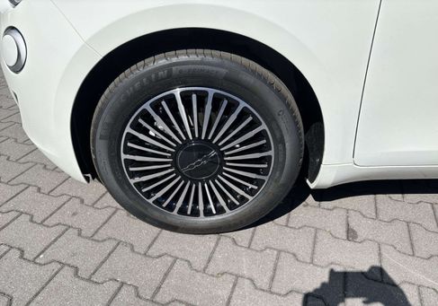 Fiat 500C, 2026