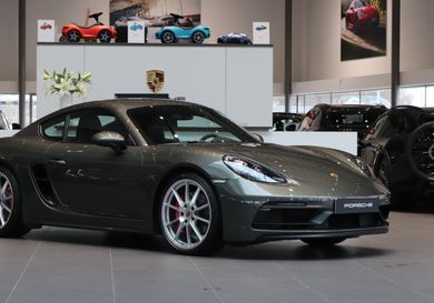 Porsche Cayman, 2024