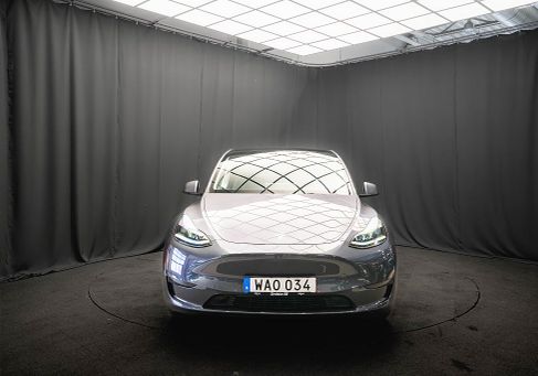 Tesla Model Y, 2023 3