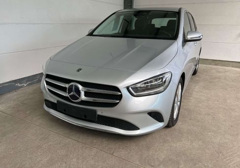Mercedes-Benz B 180, 2020