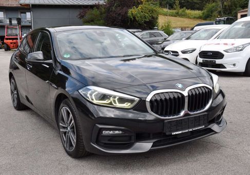 BMW 118, 2022